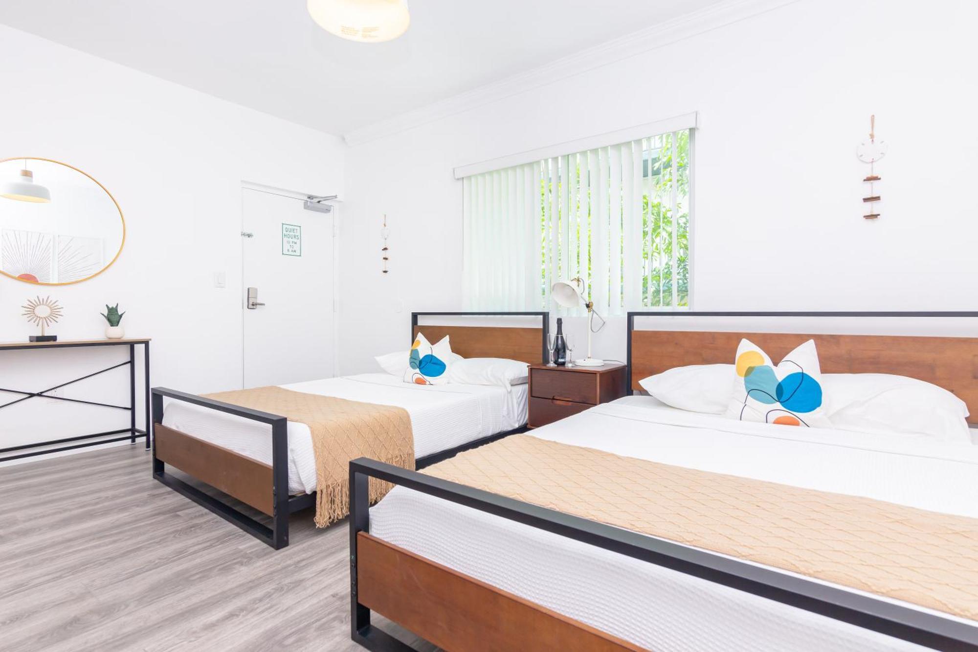 West Deco Aparthotel Miami Beach Room photo