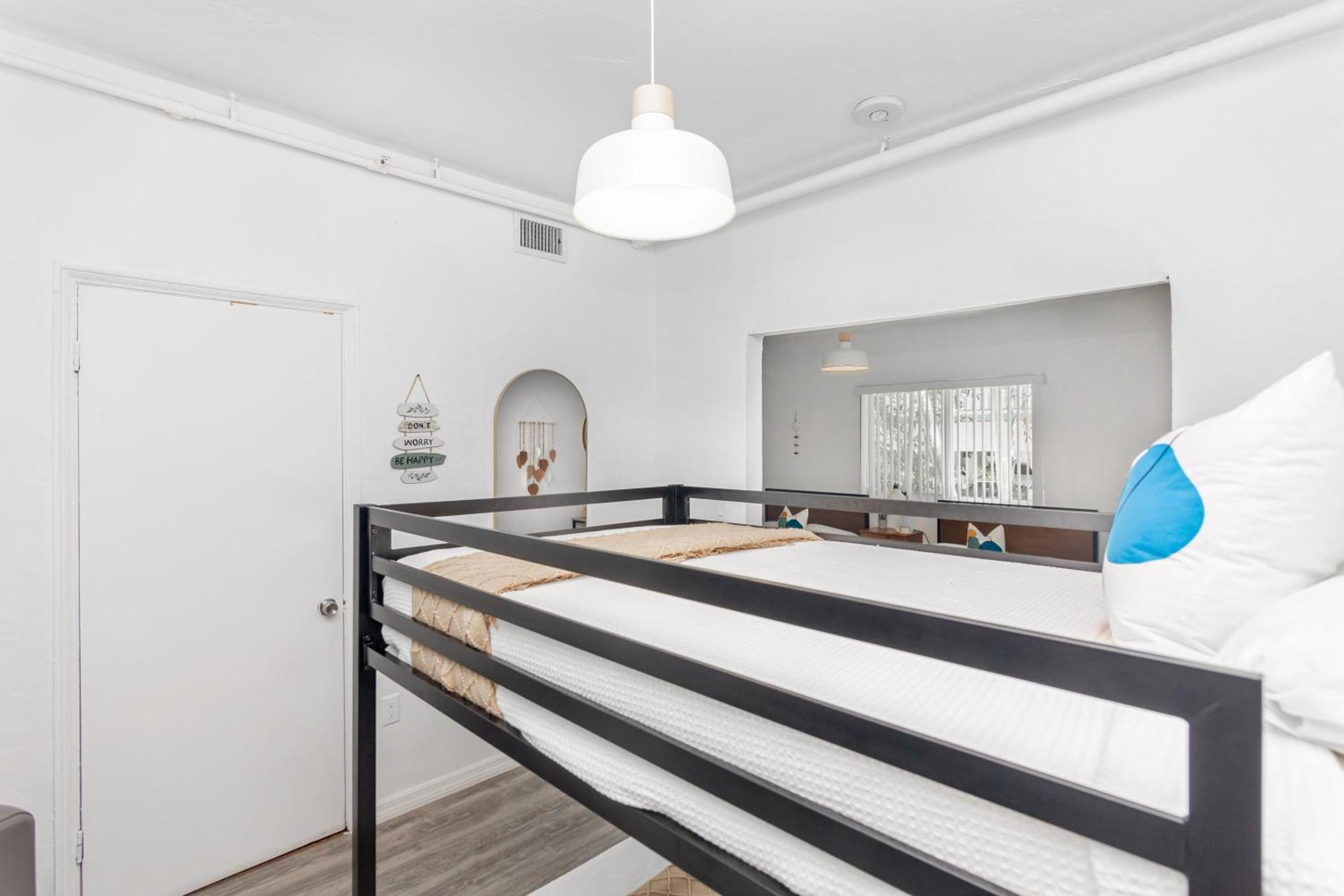 West Deco Aparthotel Miami Beach Room photo