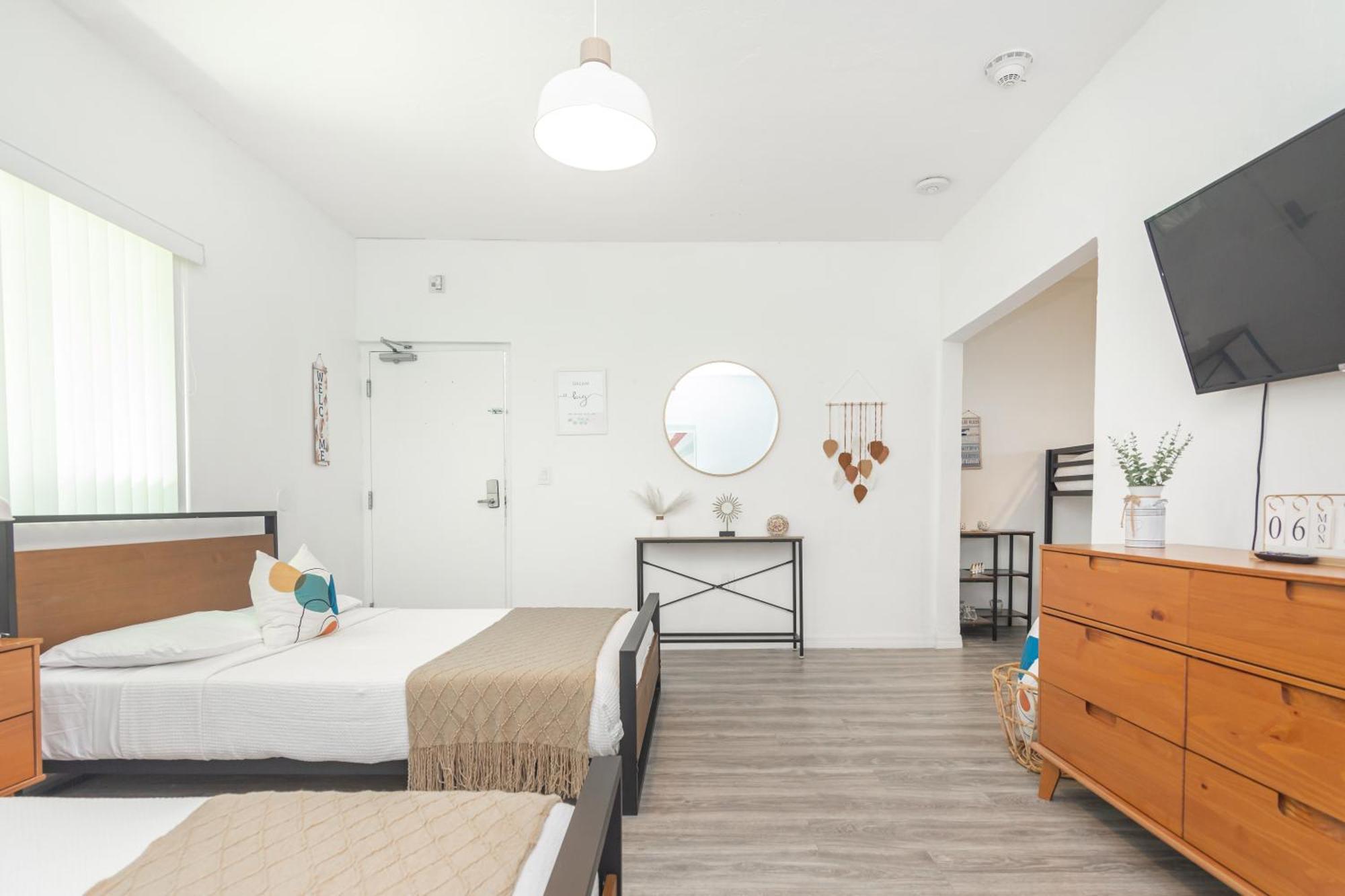 West Deco Aparthotel Miami Beach Room photo